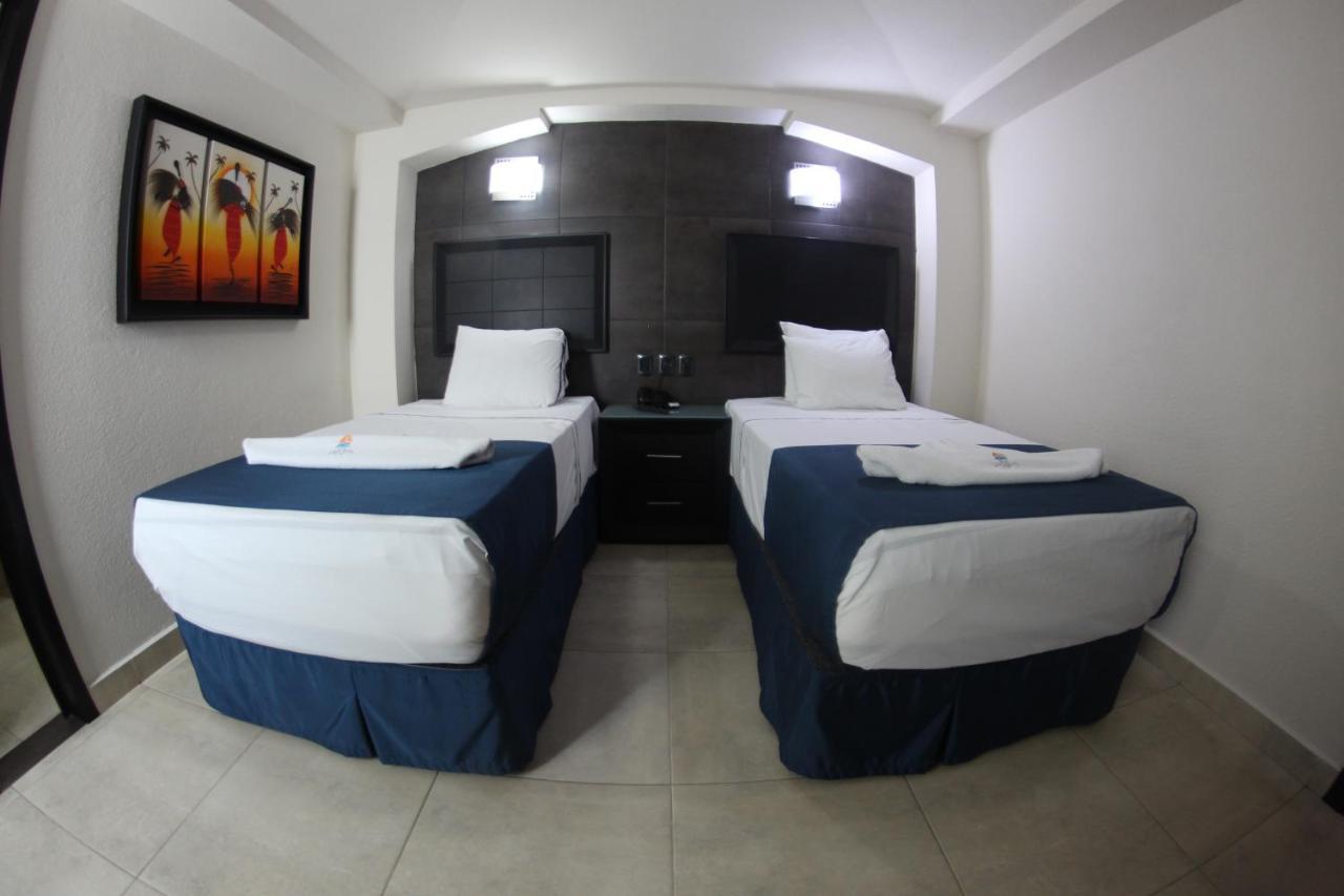 Hotel Portonovo Plaza Malecon Puerto Vallarta Ngoại thất bức ảnh